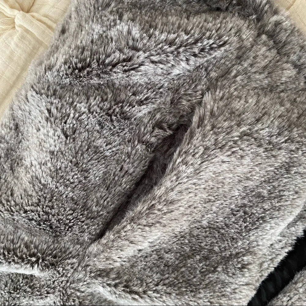 NWOT 🪴 KC Collection Reversible Fur Vest - Picture 5 of 5